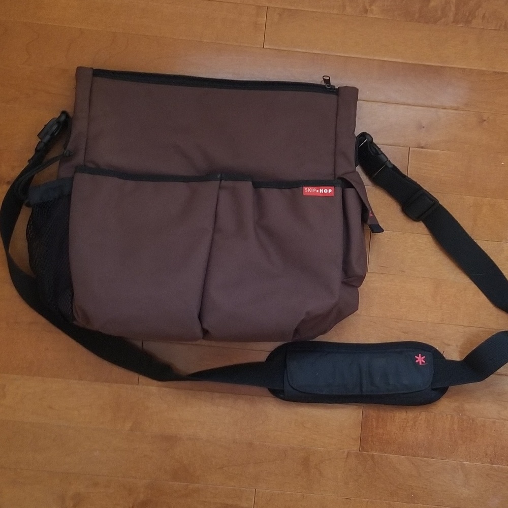 Skip Hop Messenger style diaper bag